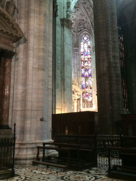 Ett av de vackra fönstren i katedralen