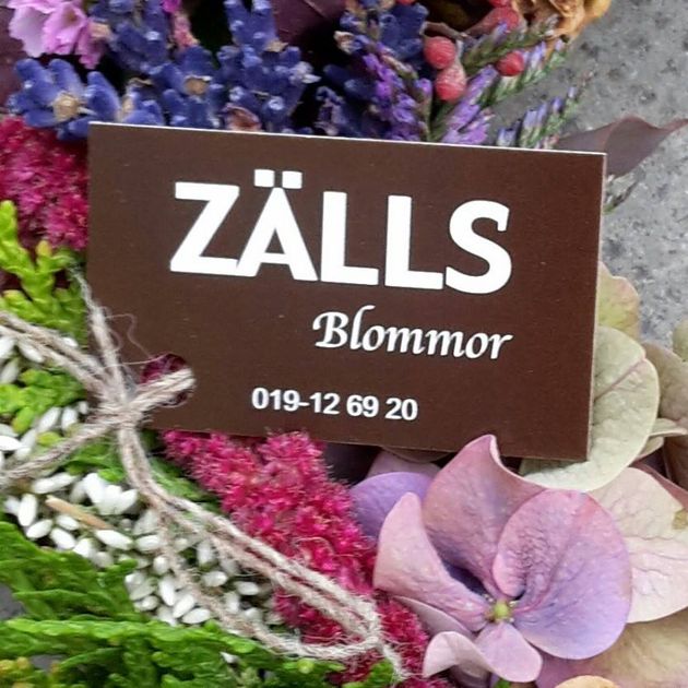 Zälls blommor i Örebro sponsrar med blombuketter. www.zallsblommor.se